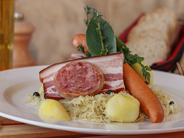 Choucroute garnie – plat traditionnel par traiteur à Genève